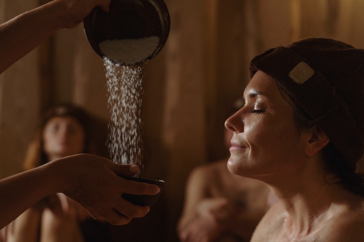 Essential oils for the bath: how to use them, what are their benefits?