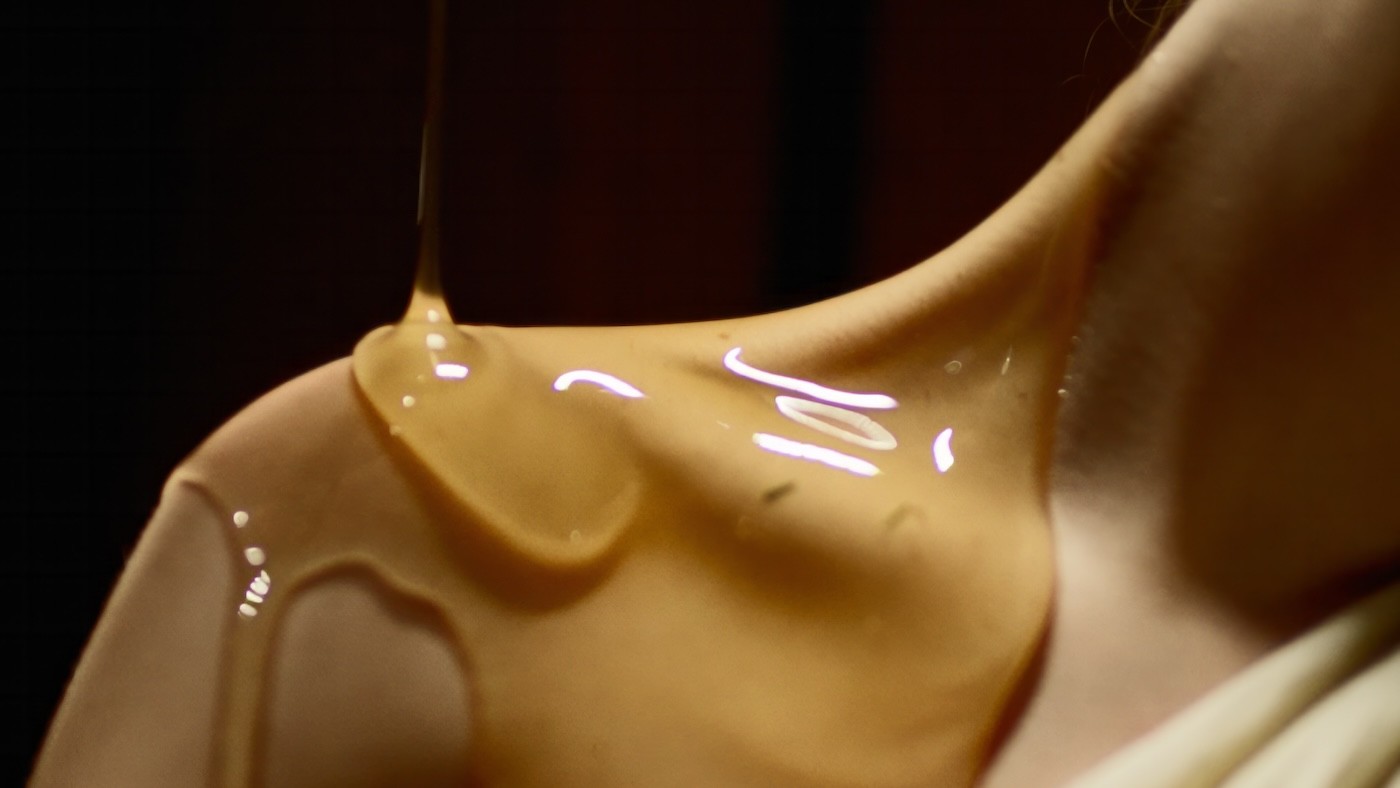 Honey in the sauna: benefits and how to use it